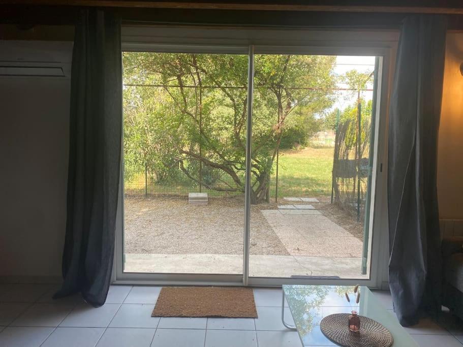 Appartement En Provence Шаторенар Екстер'єр фото