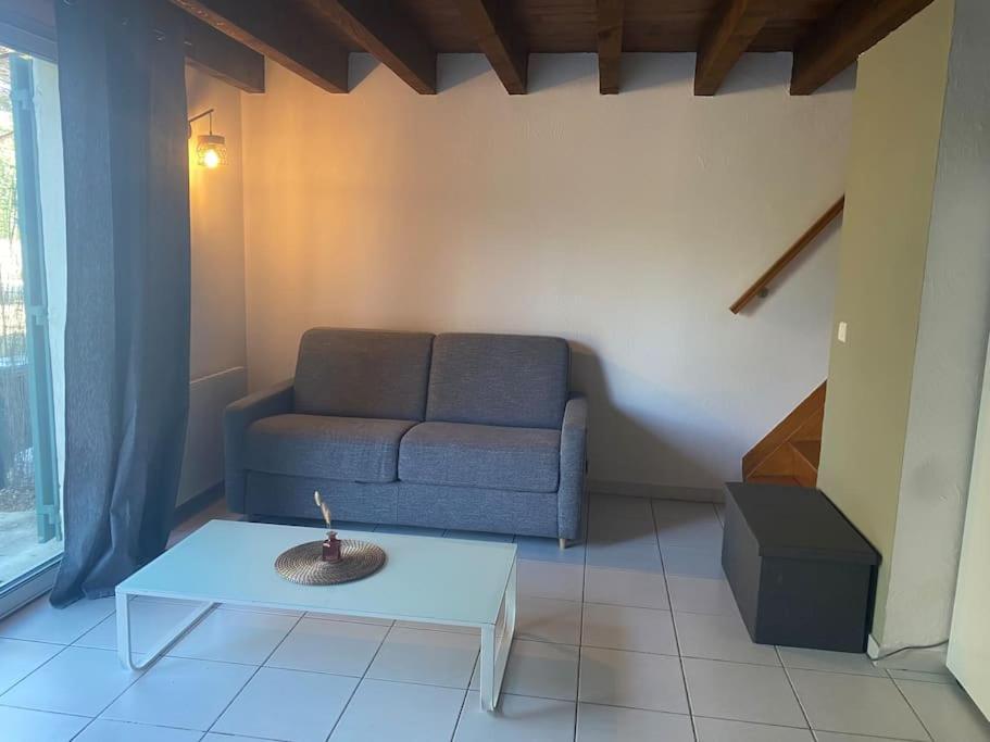 Appartement En Provence Шаторенар Екстер'єр фото